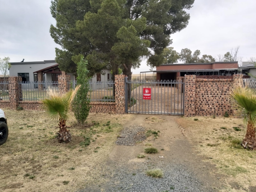 To Let 3 Bedroom Property for Rent in Roodewal Free State